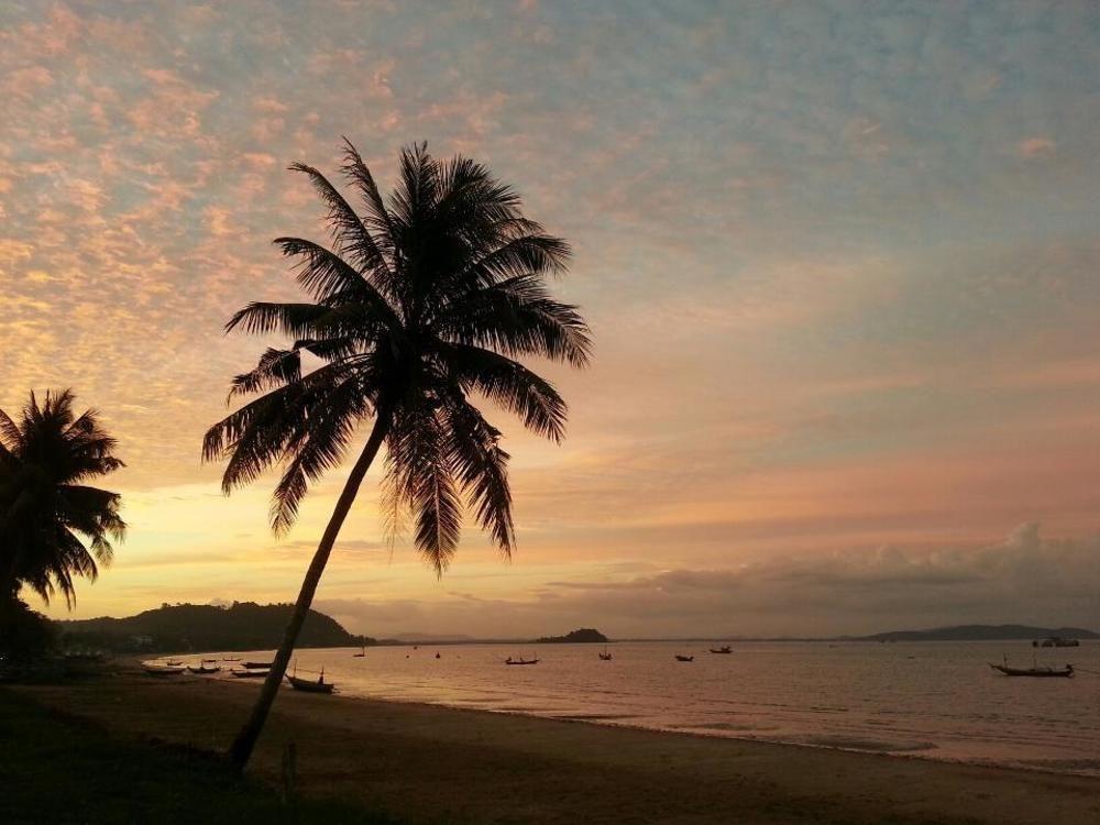 Star Light Beach Resort And Restaurant Chumphon Exterior foto