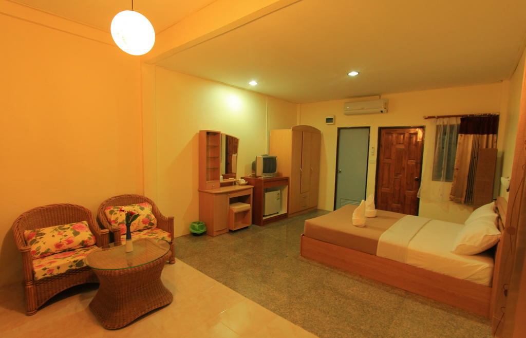 Star Light Beach Resort And Restaurant Chumphon Zimmer foto