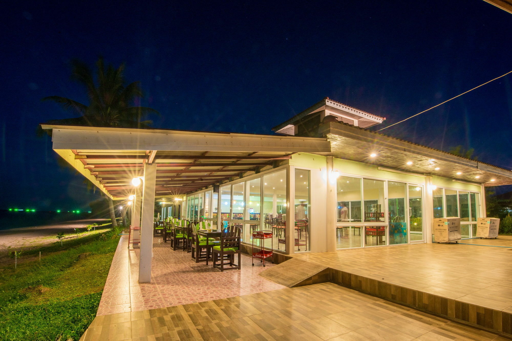 Star Light Beach Resort And Restaurant Chumphon Exterior foto